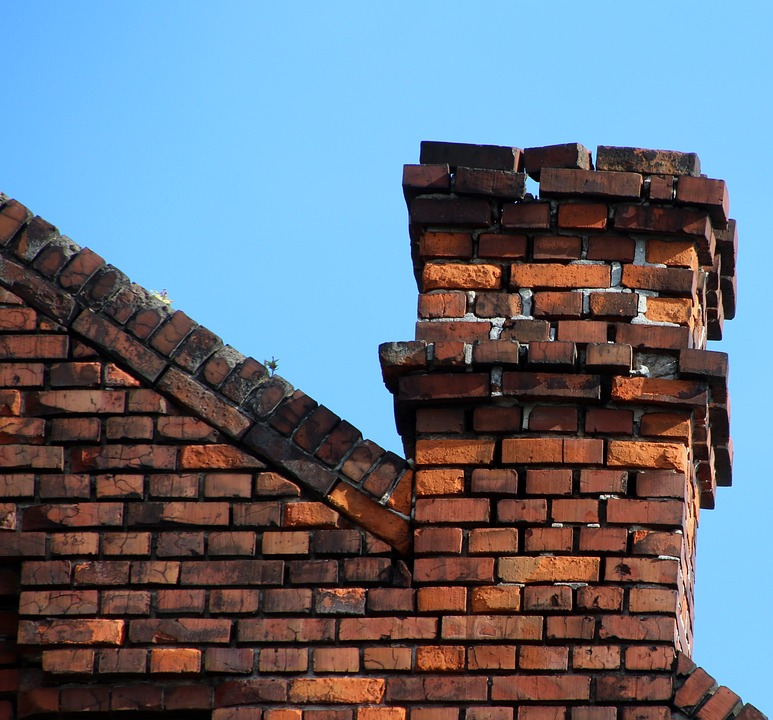 Understanding the Different Costs of Chimney Maintenance and Repair