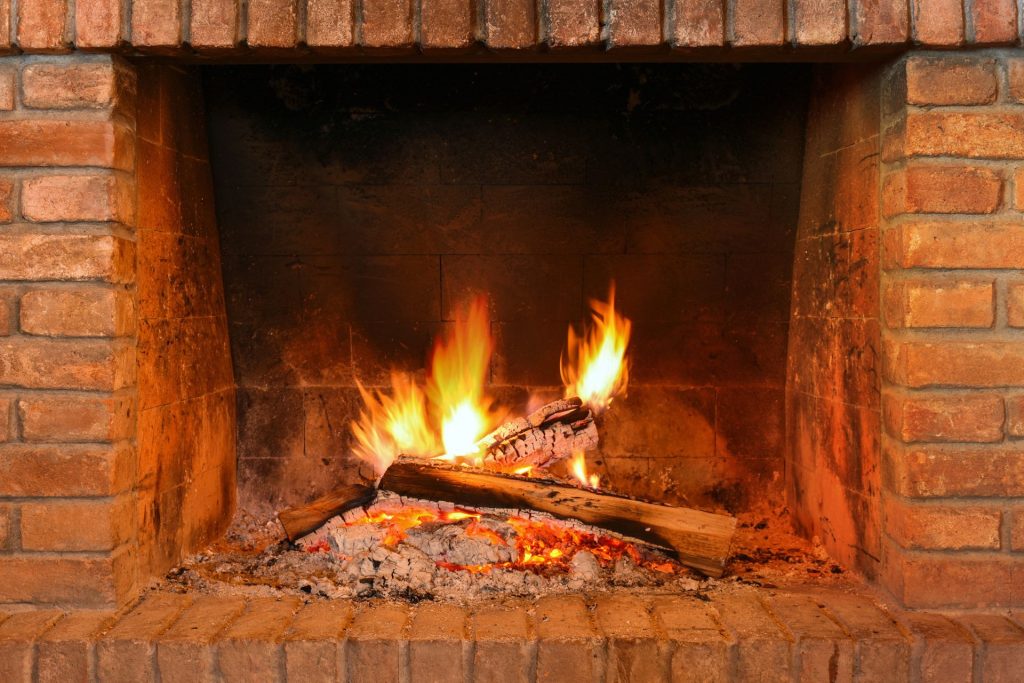A Quick Guide to Cleaning Fireplace Bricks
