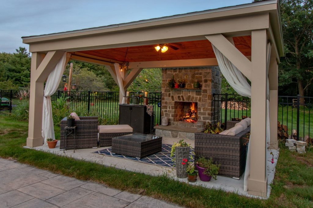 7 Design Ideas for Your Outdoor Fireplace